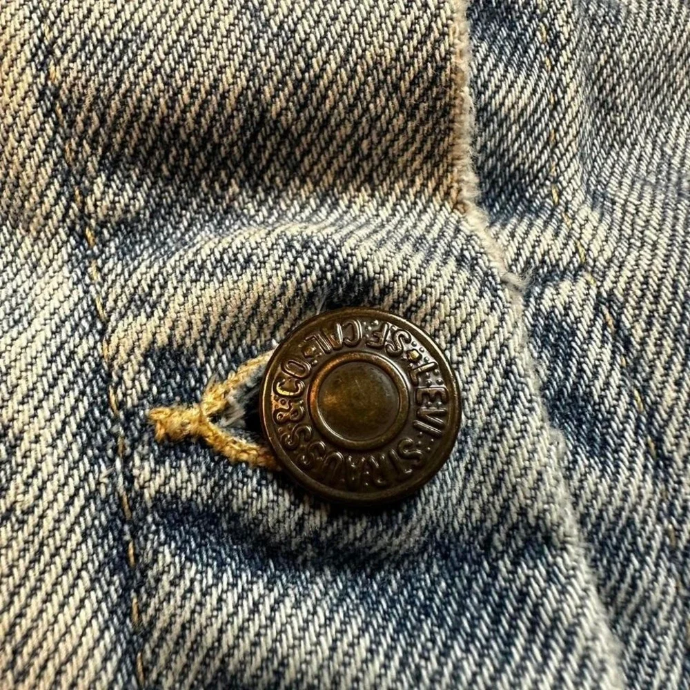 Vintage acid wash Levi's‎ denim jacket youth size large